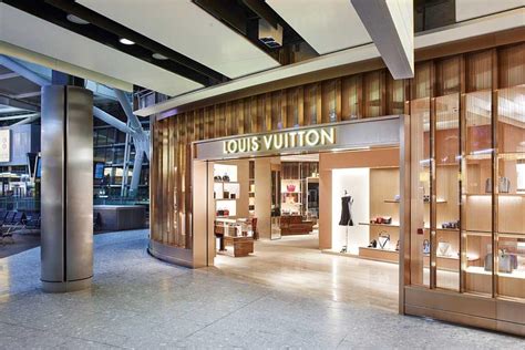 louis vuitton airport locations